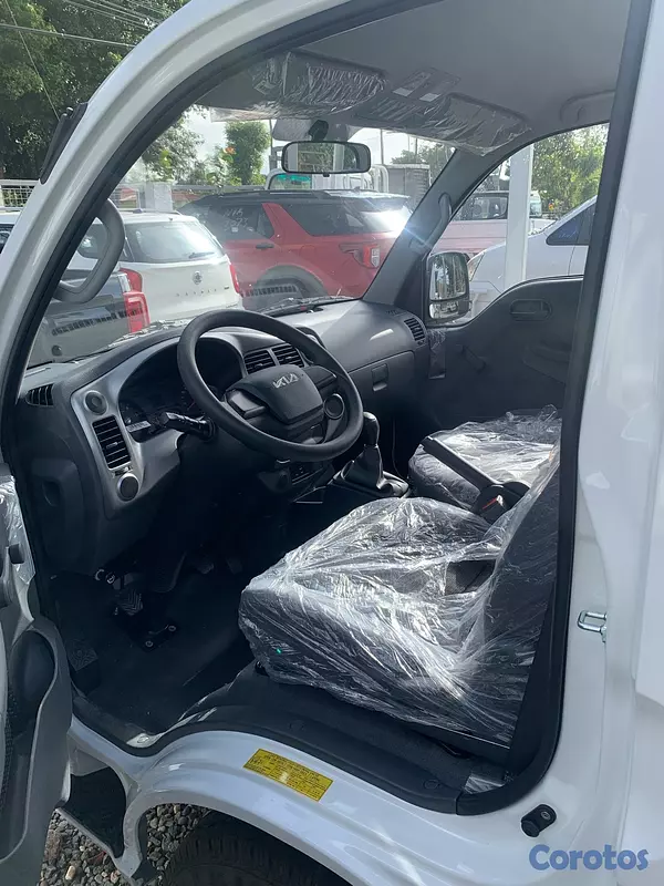 otros vehiculos - KIA K2700  7