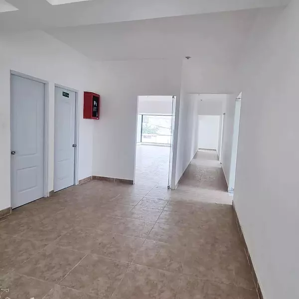 oficinas y locales comerciales - Local céntrico en Arroyo hondo  5