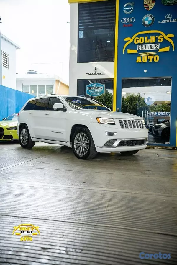 jeepetas y camionetas - Jeep Grand Cherokee Summit 4x4 2016 Clean Carfax 3