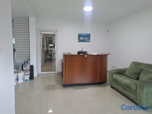 oficinas y locales comerciales - Alquilo local 1er piso 95 mts en Ens. Quisqueya  4