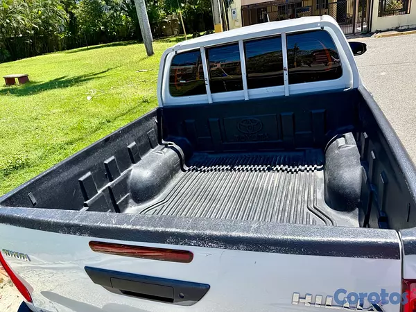 jeepetas y camionetas - Toyota Hilux  13