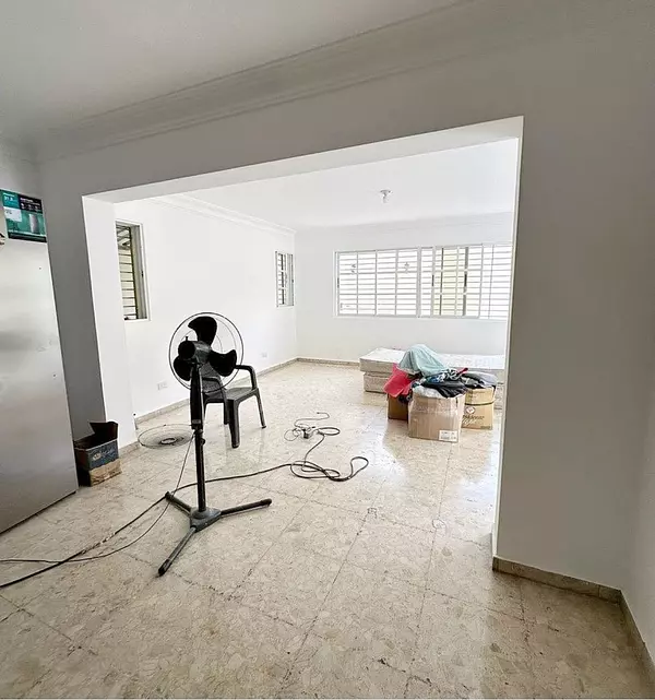 casas - Propiedad comercial céntrica  4