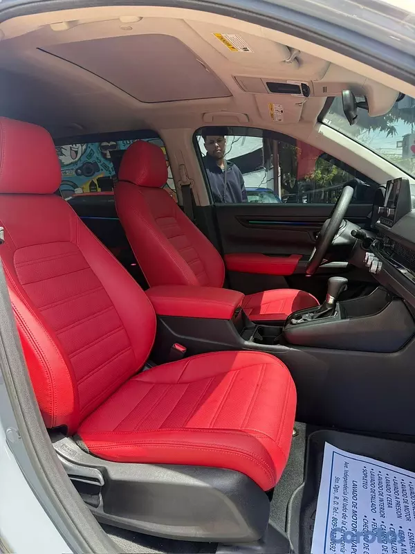 jeepetas y camionetas - ¡Impecable! Honda CR-V EX 2023 - Interior Piel Roja - Única en su clase
 9