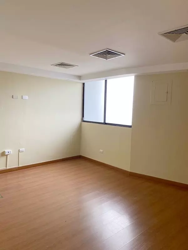 oficinas y locales comerciales - Local en la Esperilla 5