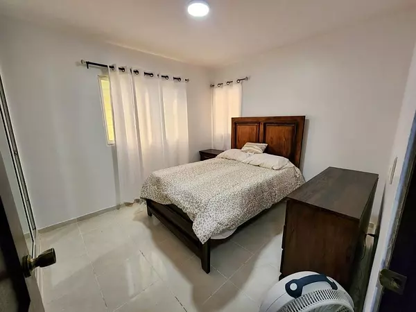 apartamentos - Vendo Oportunidad Apartamento, 4to. Piso con Terraza, Residencial en Alameda  9