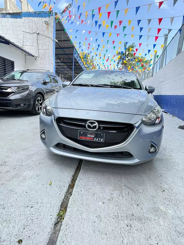 carros - MAZDA DEMIO 3