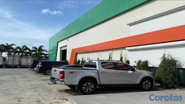 otros inmuebles - Nave industrial en venta con 16 parqueos y oficinas administrativas 8