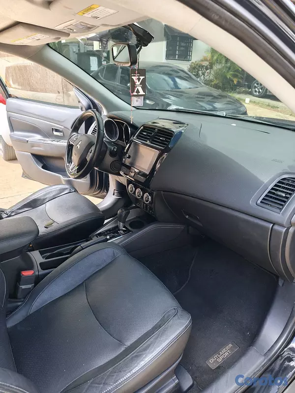 jeepetas y camionetas - Mitsubishi Outlander en muy excelente condiciones 15