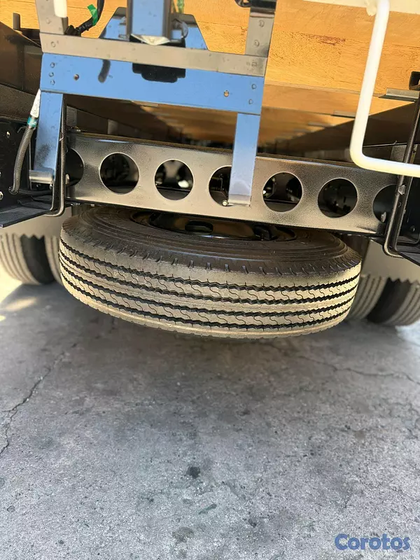 camiones y vehiculos pesados - Isuzu NPR 2027  5