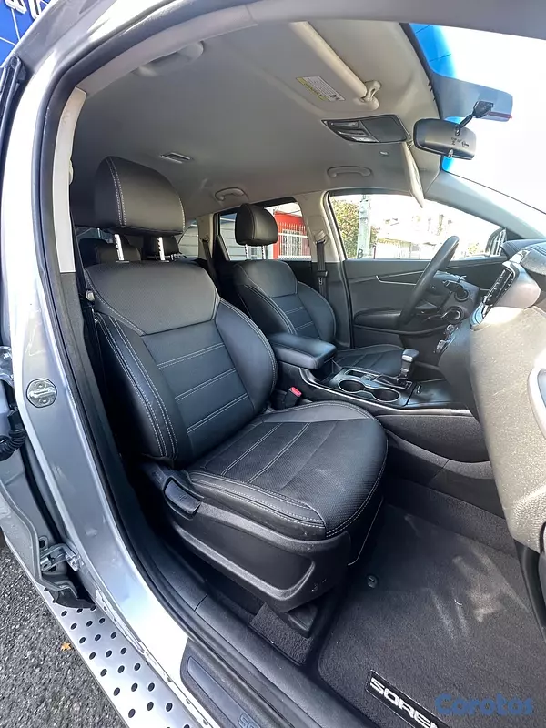 jeepetas y camionetas - Kia Sorento LX 2020 11