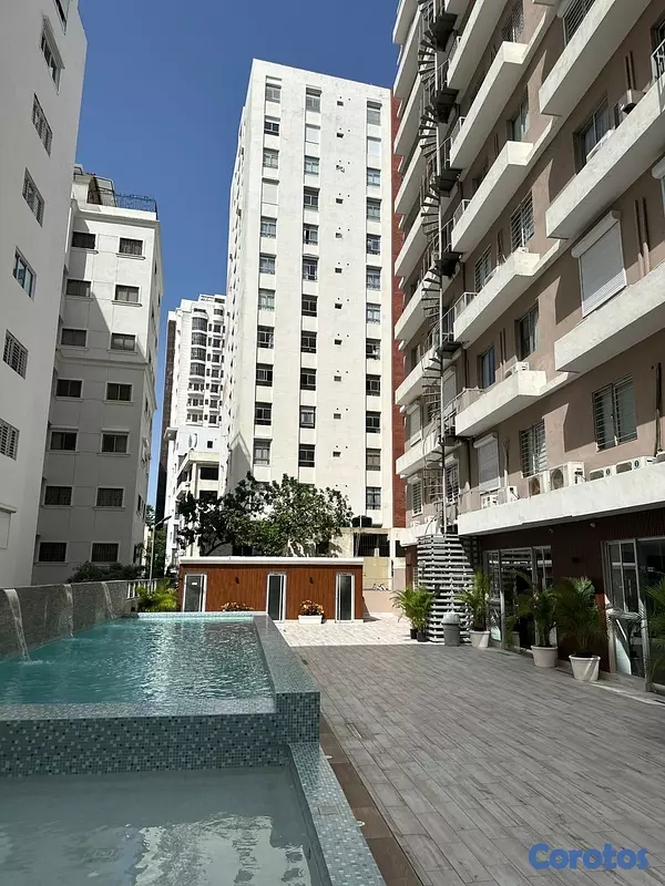 apartamentos - se vende apartamento en el ensanche paraíso Distrito nacional con piscina  2