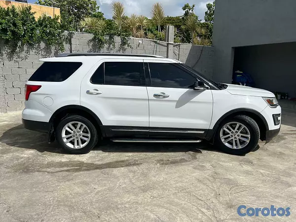 jeepetas y camionetas - FORD EXPLORES BLANCA 2016 3