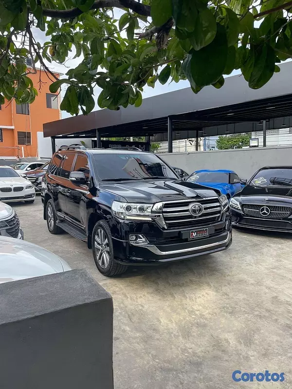 jeepetas y camionetas - Toyota Land Cruiser VXR 2019 2