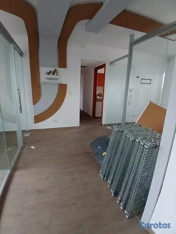 oficinas y locales comerciales - Se alquila local Comercial Tercer (3) piso  27 de  7