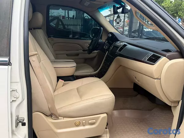 jeepetas y camionetas - Cadillac Escalade 2010 7