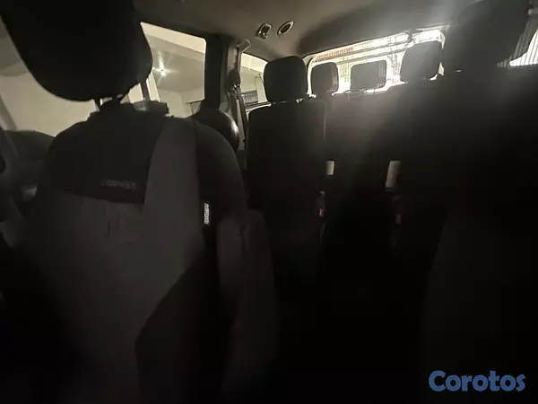 jeepetas y camionetas - Vendo Dodge Caravan 2017, negociable 6