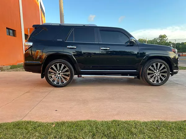 jeepetas y camionetas - Toyota 4runner limited 2016 5