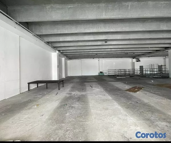 solares y terrenos - Locales comerciales oficina alquiler Pueblo Bavaro, Bavaro City Center 4