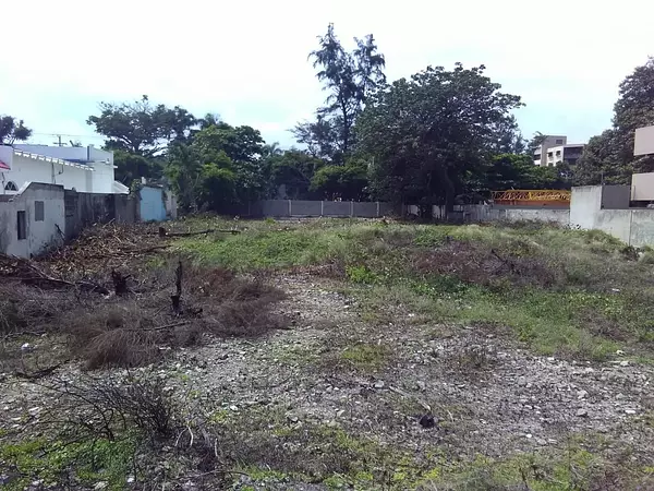 solares y terrenos - Solar 2,500 metros Malecón del Distrito Nacional  4