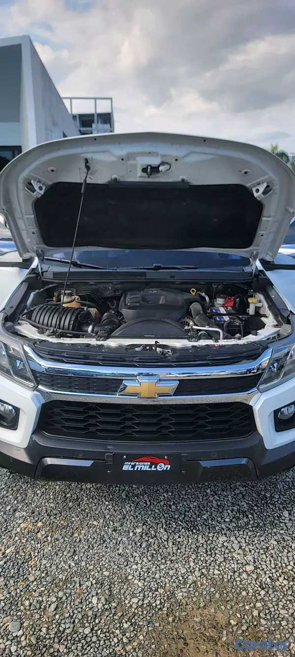 jeepetas y camionetas - CHEVROLET COLORADO D/C LTZ DIESEL 2024 9