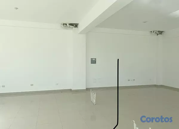 oficinas y locales comerciales - se alquila local  4