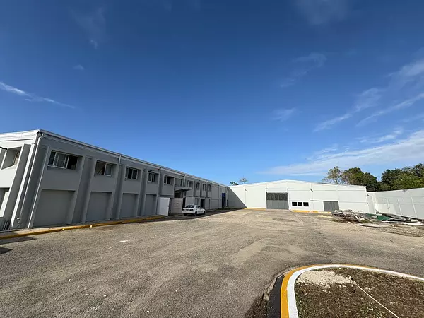 oficinas y locales comerciales - Alquiler de Nave en Las Américas/ Santo Domingo  5