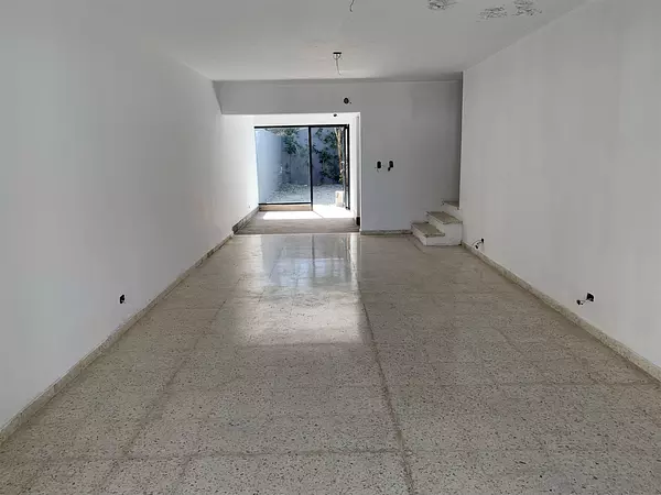 oficinas y locales comerciales - Locales céntricos  primer nivel 5