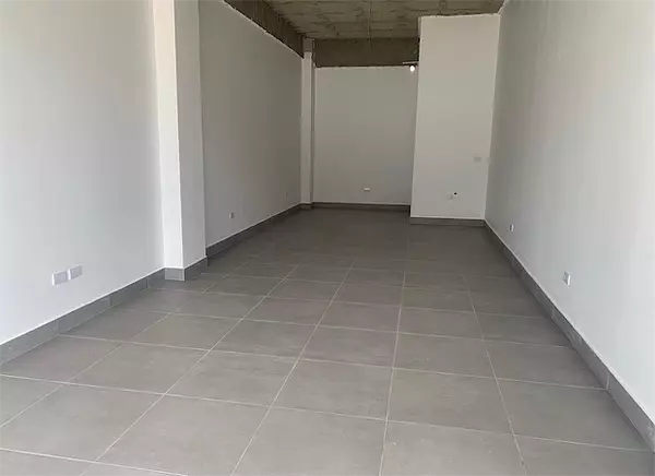 oficinas y locales comerciales - Locales de 50 y 100m prados 3