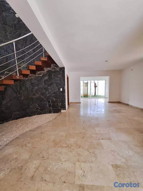 casas -  CASA MODERNA EN LAS PRADERAS – 2 NIVELES | 350 m² 1