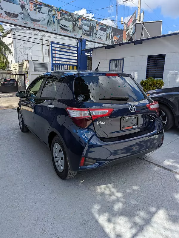 carros - TOYOTA VITZ 4