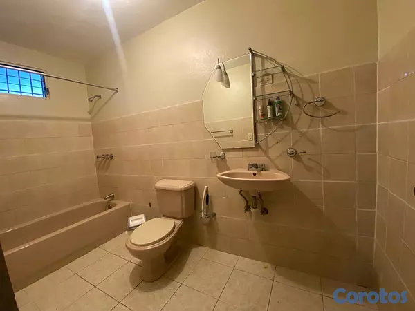 casas - Espaciosa casa de venta en Los Alamos, Santiago  7