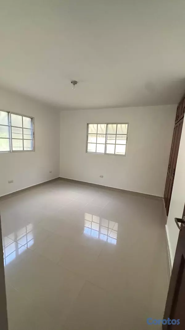 apartamentos - Primer piso VENTA DE APARTAMENTO BUENA ZONA DEL  M 12