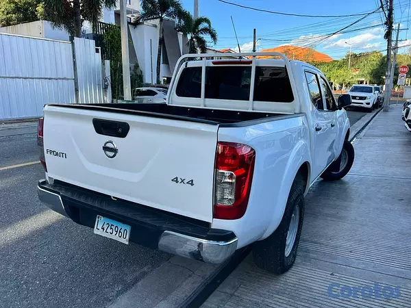 jeepetas y camionetas - NISSAN FRONTIER NP300 4X4 4