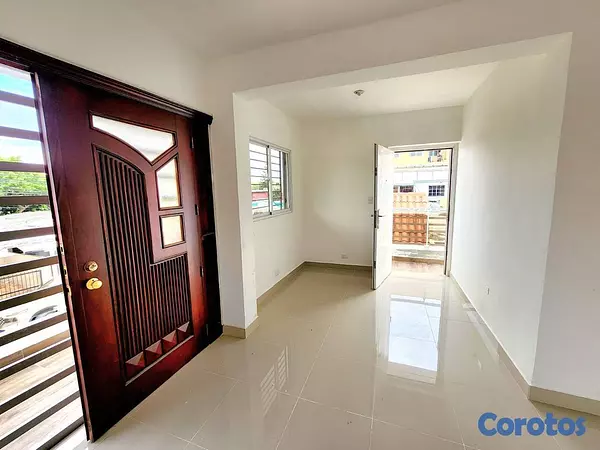 oficinas y locales comerciales - Casa comercial de 170mt2 en alquiler en Av. Indepe 4