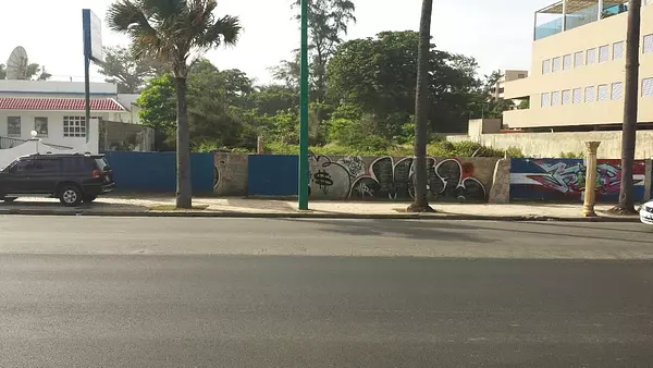 solares y terrenos - Solar 2,500 metros Malecón del Distrito Nacional  5