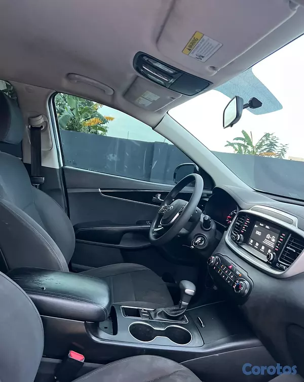 jeepetas y camionetas - Kia Sorento 2020 3 filas 4 cilindros 10