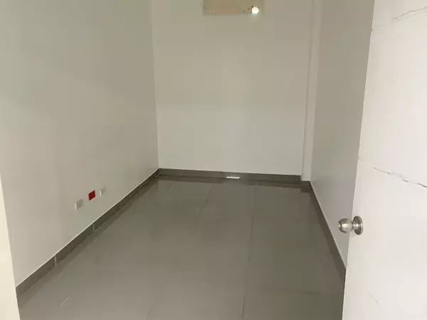 oficinas y locales comerciales - Local amplio de 450 metros abiertos 4