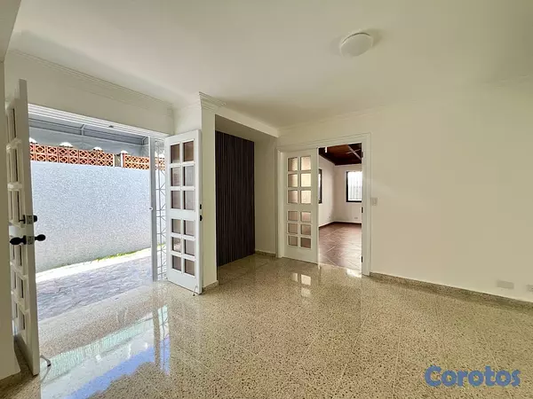 casas - Casa de 4 habitaciones 3 baños en alquiler en Viej 13