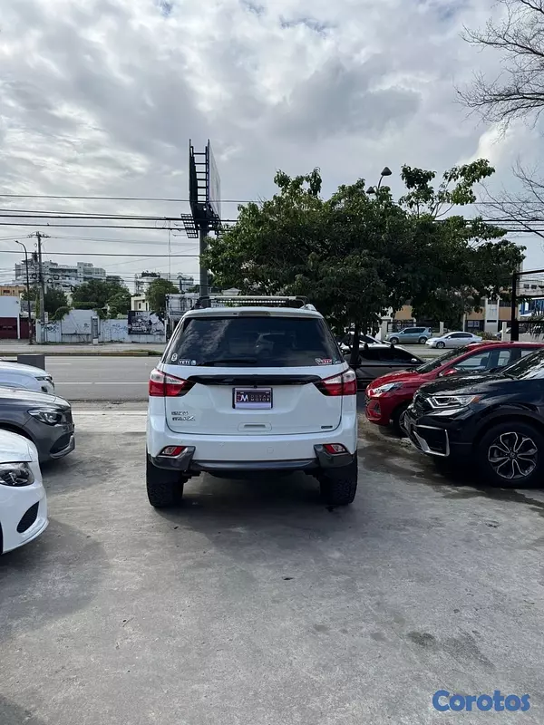 jeepetas y camionetas - Isuzu Mux 2016 7