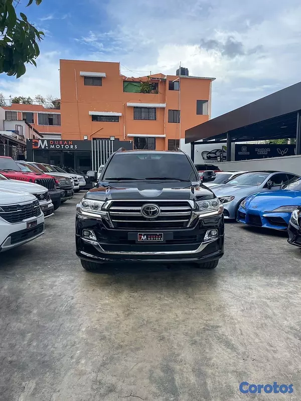 jeepetas y camionetas - Toyota Land Cruiser VXR 2019 3