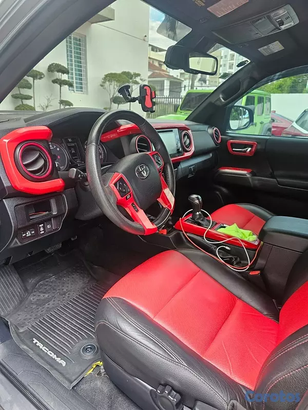jeepetas y camionetas - Toyota Tacoma 2019 , 4x4 doble cabina, 40,000 millas Gasolina 9