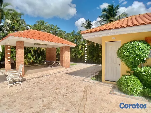 casas vacacionales y villas - Hermosa villa en Juan Dolio, de 2 niveles  10