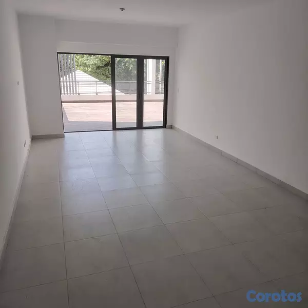 apartamentos - Apartamento en 2do nivel Viejo Arroyo Hondo | Próx 7