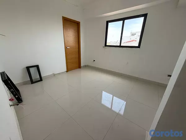 apartamentos - vendo renacimiento nuevo piso 7 dos habitaciones con su baño dos parqueos balcón 11