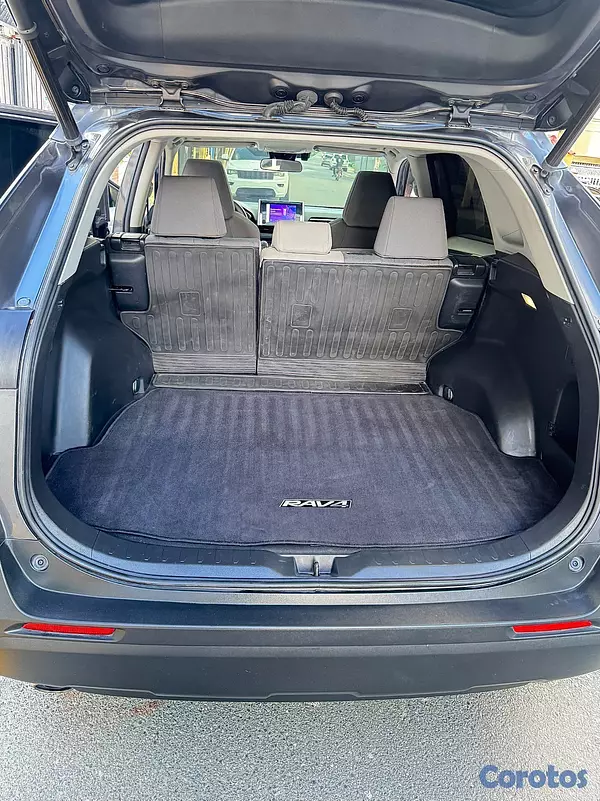 jeepetas y camionetas - Toyota RAV4 XLE 2023 12