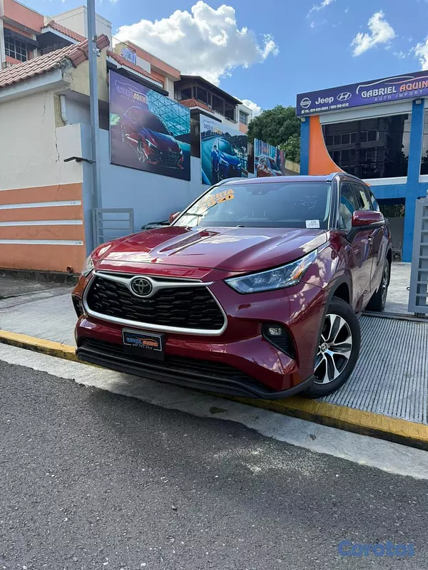 jeepetas y camionetas - Toyota highlander XLE  2020 13