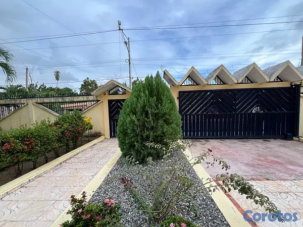casas vacacionales y villas - SE VENDE CASA EN LA CALETA, BOCA CHICA 4