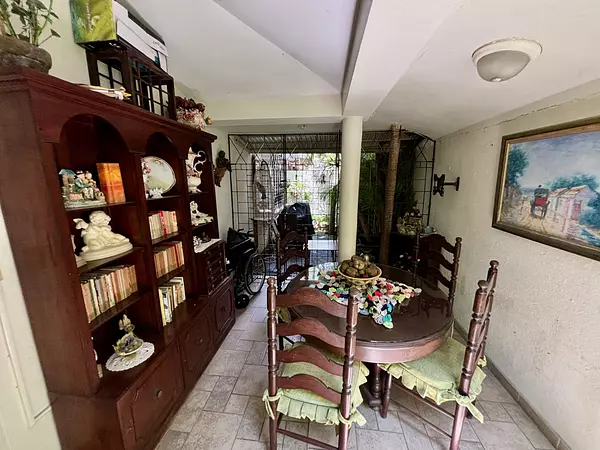 casas - Casa en venta en Evaristo Morales 4