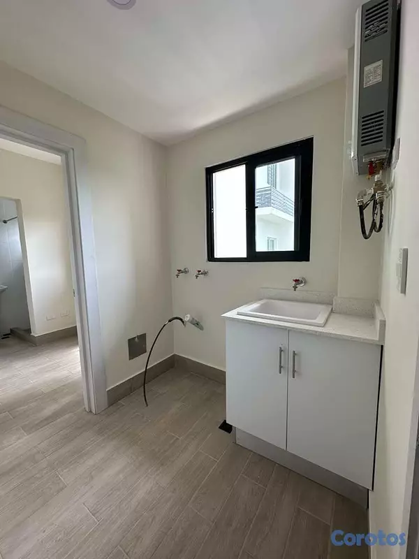 apartamentos - Apartamento 3er Nivel Completamente Nuevo en Santi 3