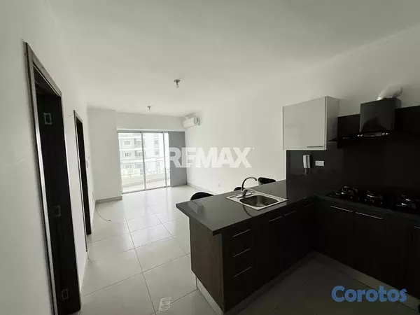 apartamentos - Apartamento en Alquiler con Línea Blanca en Evaristo Morales 1H, 1.5B, 2P 9